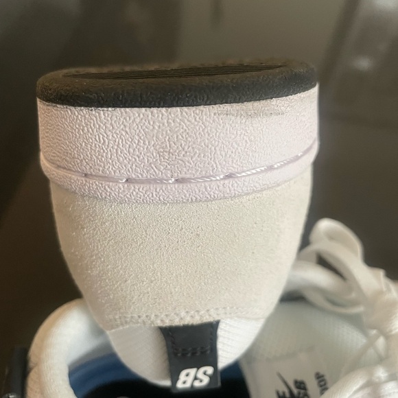 Nike White and Black Men's Sneakers - Picture 5 of 7